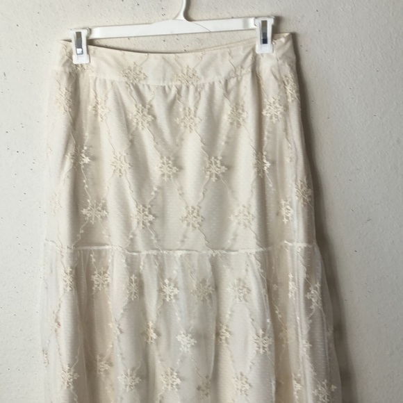 Chicos lace skirt completely lined. Chicos 2 or L. - Picture 5 of 8